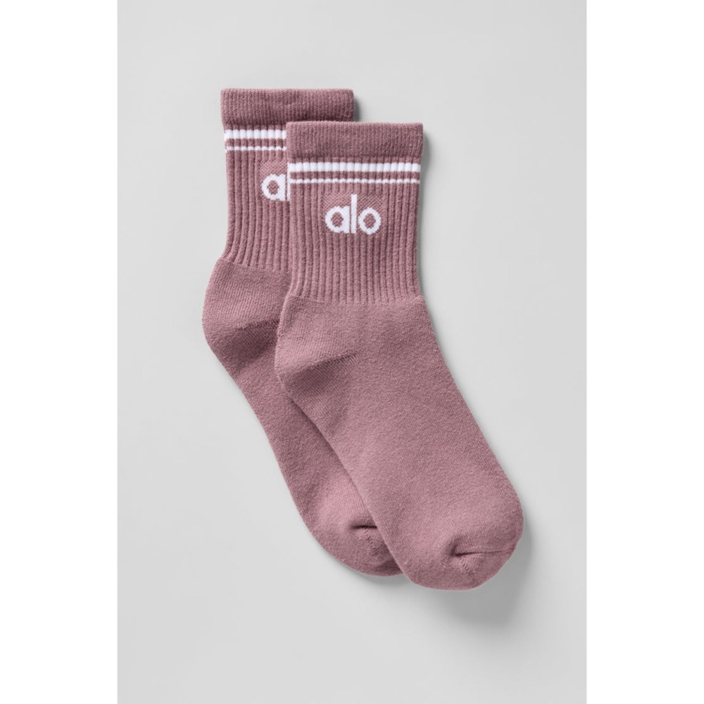 New Alo Yoga Unisex Half-Crew Throwback Sock in Smoky Quartz
